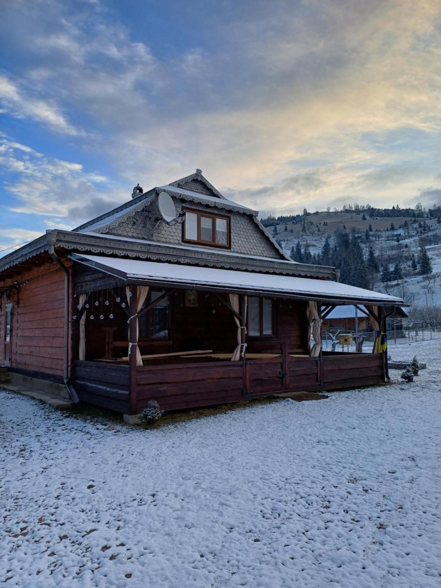 Садиба У Курила З Сауною Та Чаном На Дровах Shepot Exterior foto