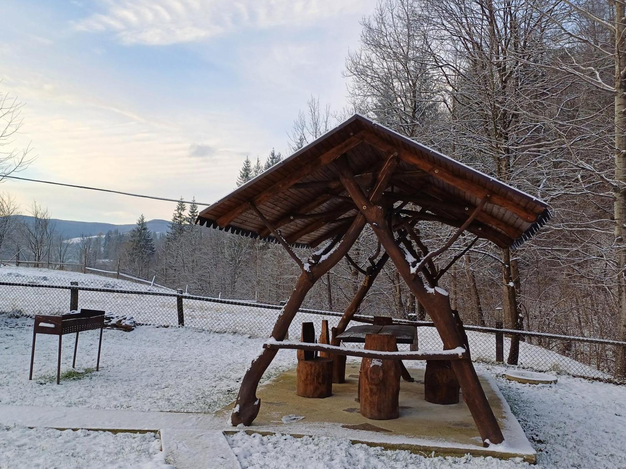 Садиба У Курила З Сауною Та Чаном На Дровах Shepot Exterior foto